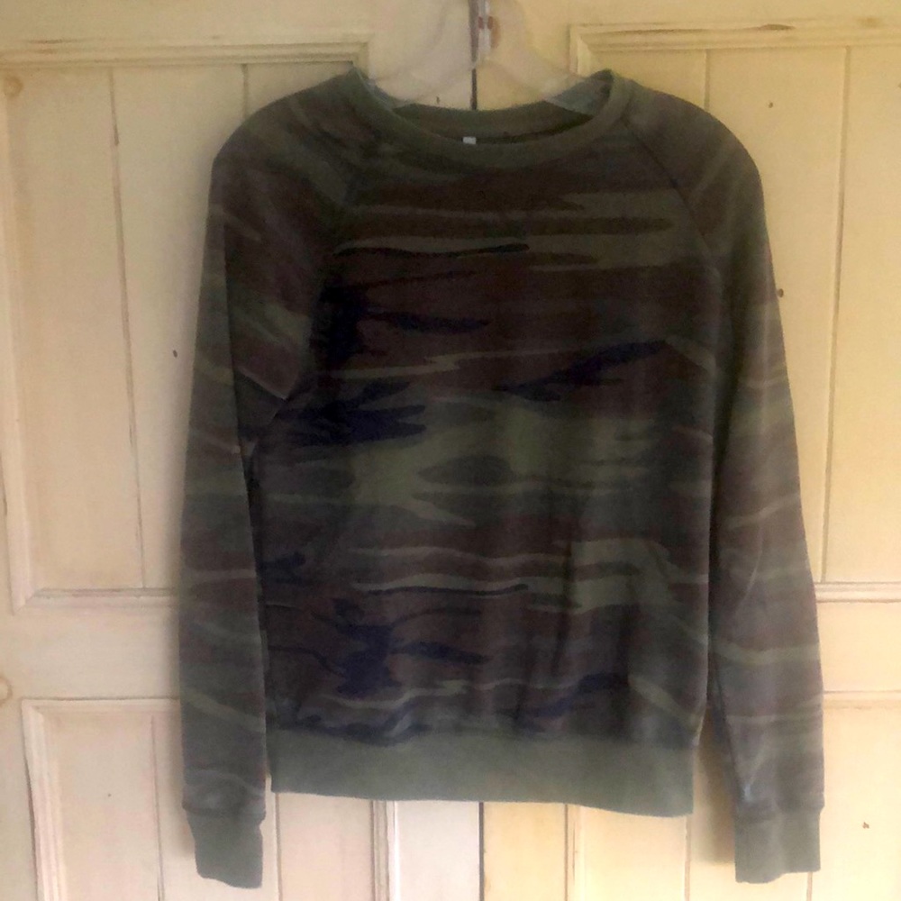 Z Supply Ultra Soft Camo Sweatshirt. Euc.